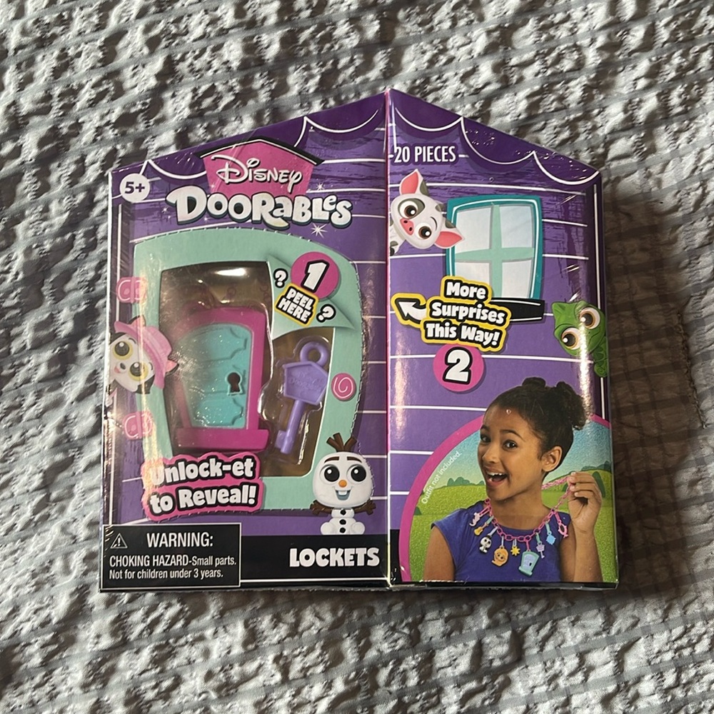 New Doorables 20pc Disney Charm Locket Set